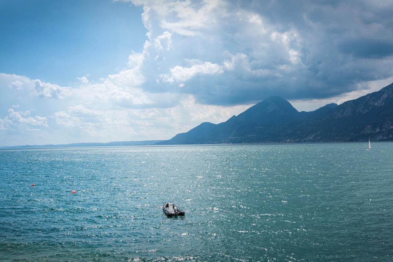 Villa Francesca-Grande Appartamento In Riva Al Lago Brenzone sul Garda Ngoại thất bức ảnh