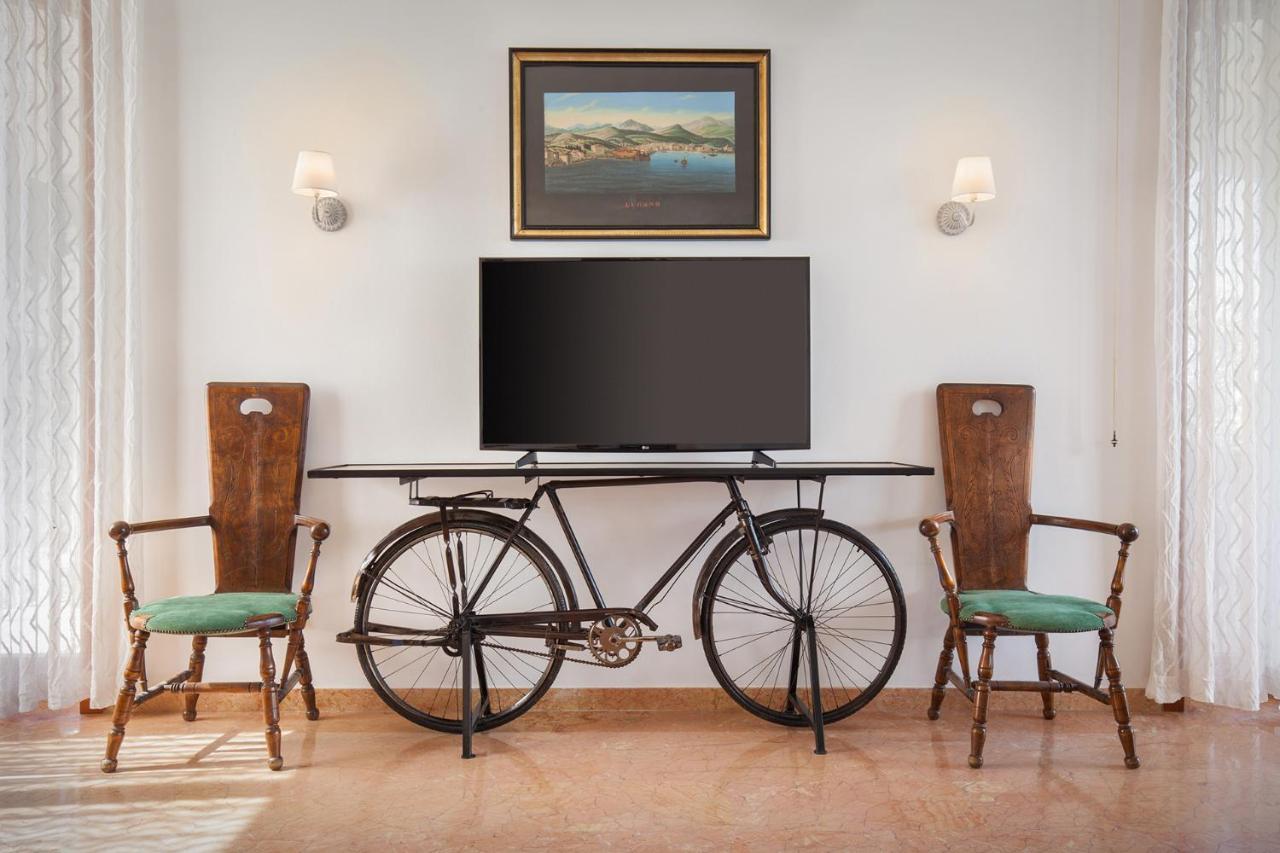 Villa Francesca-Grande Appartamento In Riva Al Lago Brenzone sul Garda Ngoại thất bức ảnh